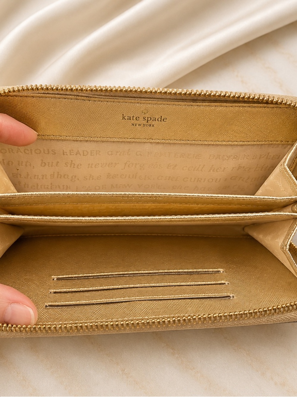 Kate Spade Gold Metallic Saffiano Leather Zip Around Wallet Wristlet - Picture 4 of 6